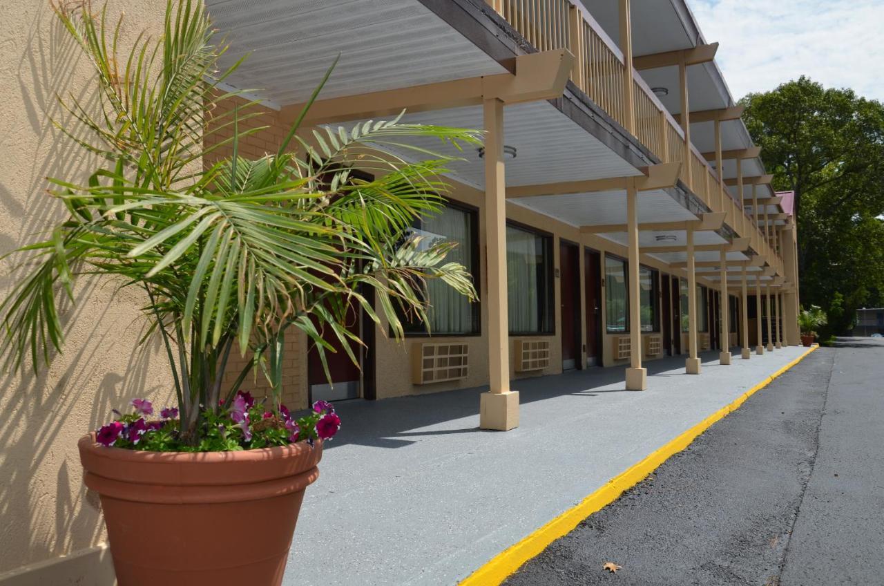 Red Roof Inn Вильямсбург Экстерьер фото
