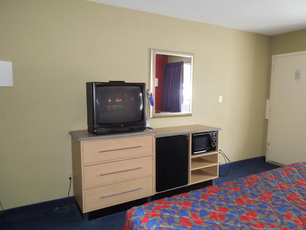 Red Roof Inn Вильямсбург Номер фото